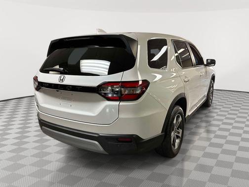 Black 2025 Honda Pilot EX-L