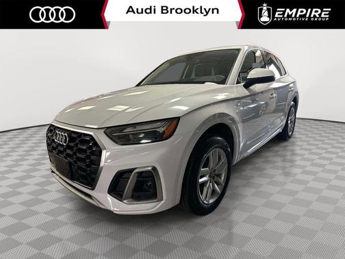 Glacier White Metallic 2022 Audi Q5 45 S line quattro Premium