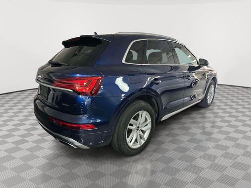Navarra Blue Metallic 2022 Audi Q5 45 S line quattro Premium