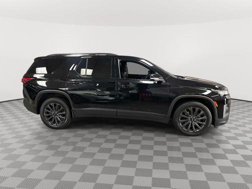 Mosaic Black Metallic 2023 Chevrolet Traverse RS