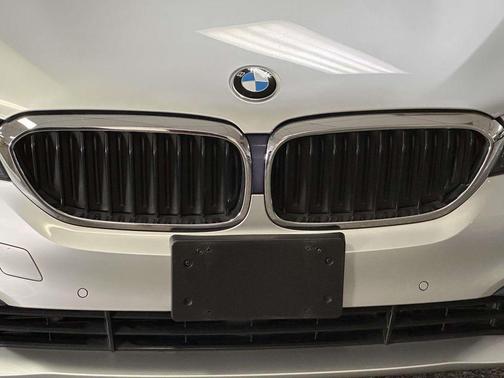 Glacier Silver Metallic 2019 BMW 530 i xDrive