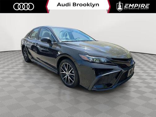 Midnight Black Metallic 2023 Toyota Camry SE