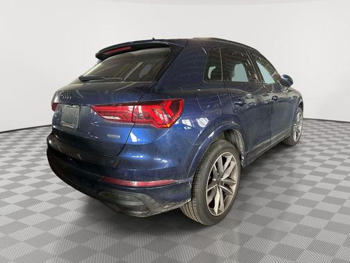 Navarra Blue Metallic 2023 Audi Q3 45 S line Premium