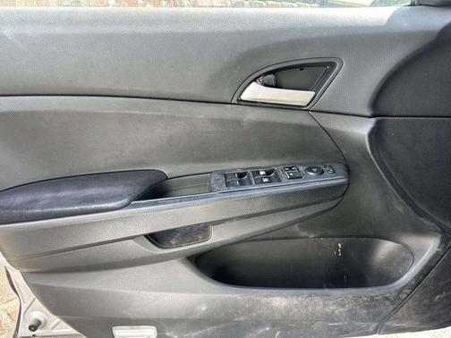 Silver 2008 Honda Accord LX-P