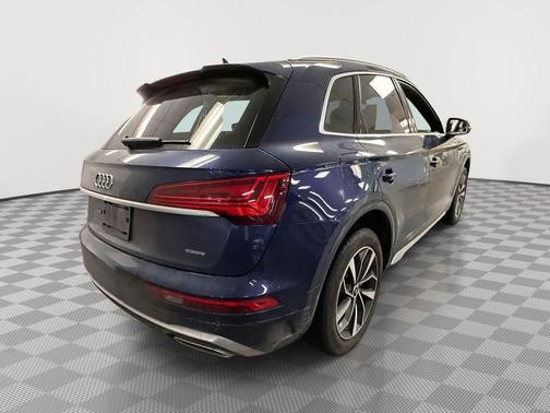 Navarra Blue Metallic 2023 Audi Q5 45 S line quattro Premium