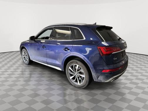Navarra Blue Metallic 2023 Audi Q5 45 S line quattro Premium