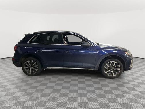 Navarra Blue Metallic 2023 Audi Q5 45 S line quattro Premium