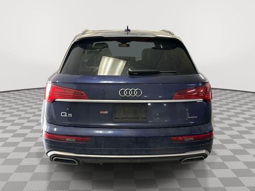 Navarra Blue Metallic 2023 Audi Q5 45 S line quattro Premium