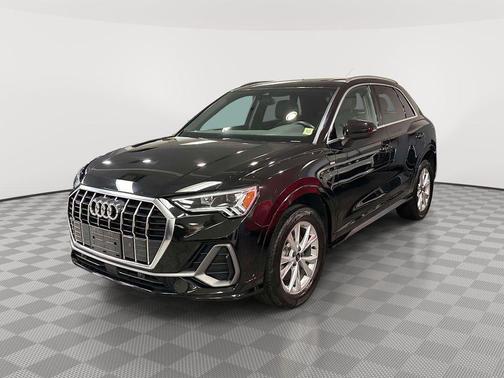 Mythos Black Metallic 2023 Audi Q3 45 S line Premium