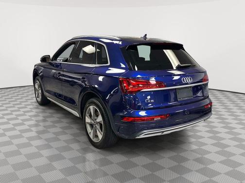 Navarra Blue Metallic 2023 Audi Q5 40 Premium