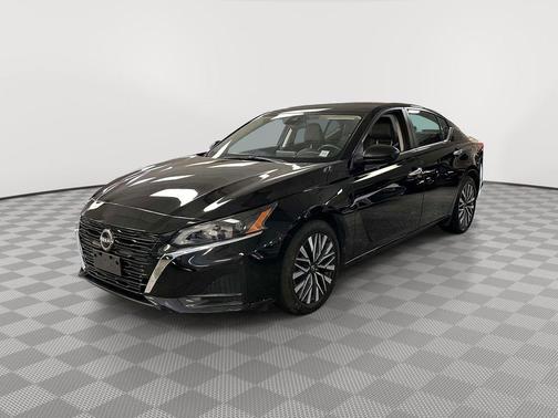Black 2024 Nissan Altima 2.5 SV