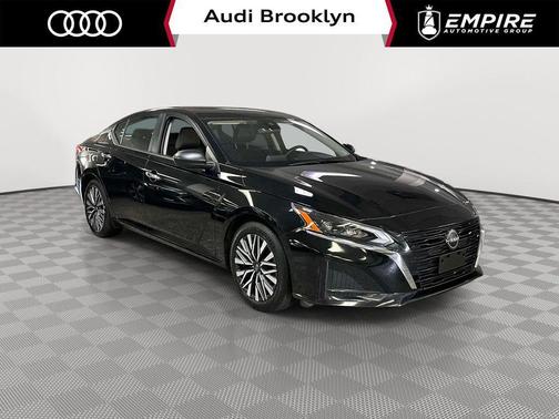 Black 2024 Nissan Altima 2.5 SV