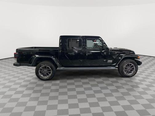 Black Clearcoat 2021 Jeep Gladiator Overland