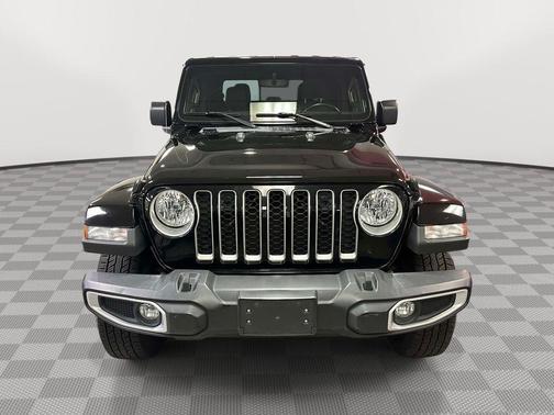 Black Clearcoat 2021 Jeep Gladiator Overland