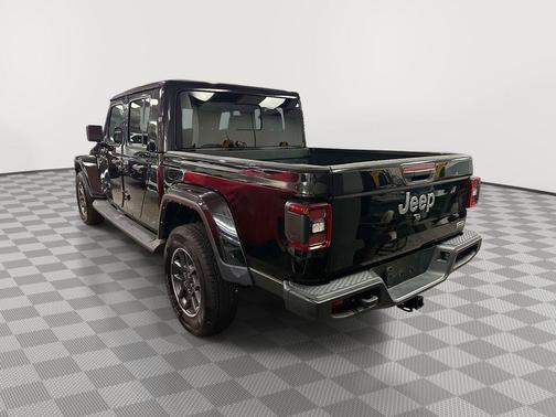 Black Clearcoat 2021 Jeep Gladiator Overland