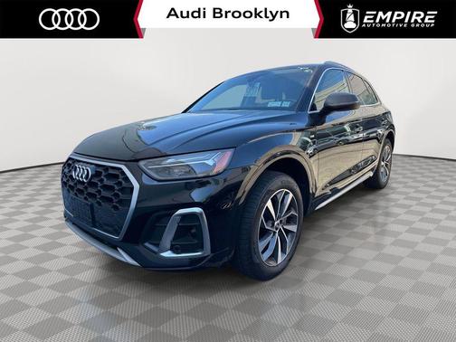 Mythos Black Metallic 2023 Audi Q5 45 S line quattro Premium