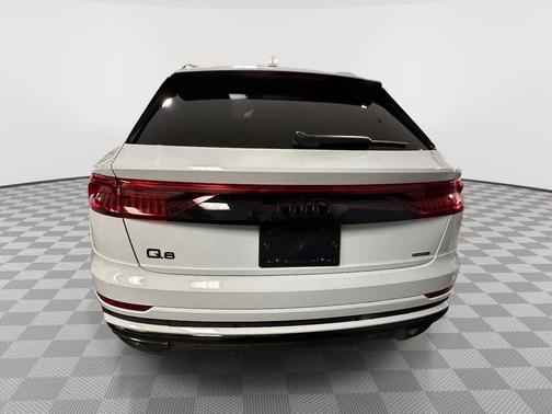 Glacier White Metallic 2023 Audi Q8 55 Premium Plus