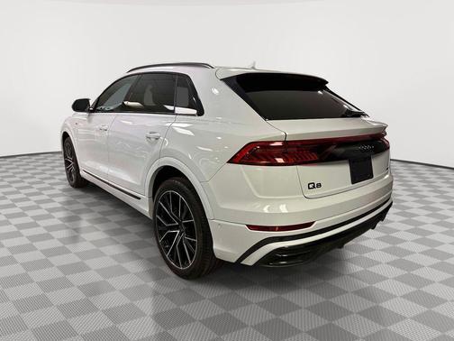 Glacier White Metallic 2023 Audi Q8 55 Premium Plus