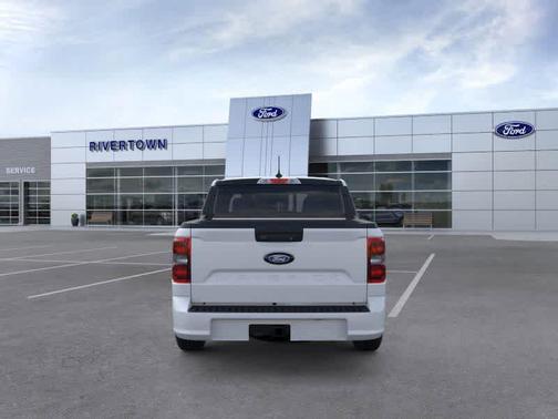 Space White Metallic 2026 Ford Maverick Lobo