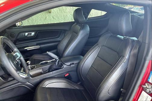 2022 Ford Mustang EcoBoost Premium