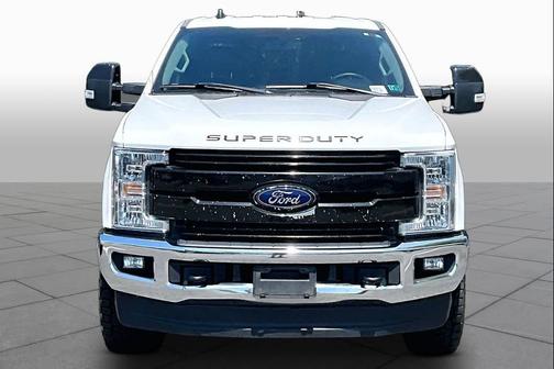 Oxford White 2019 Ford F-250 Lariat