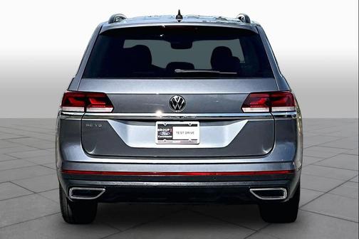 Platinum Gray Metallic 2021 Volkswagen Atlas 3.6L SE w/Technology