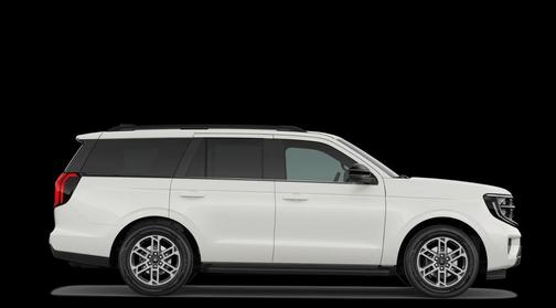 Star White Metallic Tri-Coat 2026 Ford Expedition Active