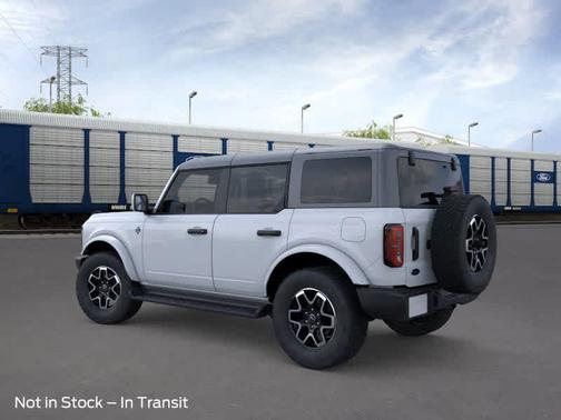 Oxford White 2026 Ford Bronco Outer Banks