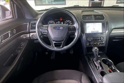 Oxford White 2019 Ford Explorer XLT