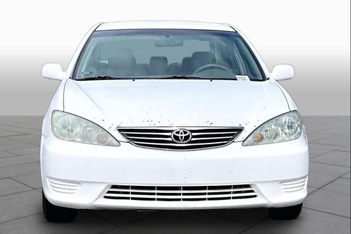 Super White 2005 Toyota Camry LE
