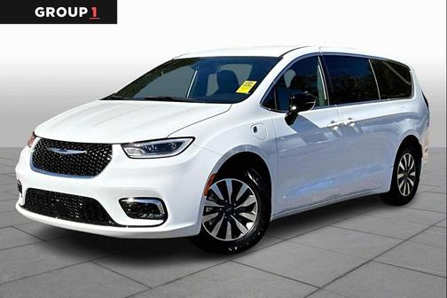 2025 Chrysler Pacifica Hybrid Select