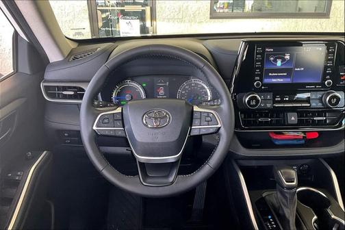2022 Toyota Highlander Hybrid LE