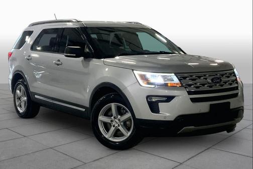 Ingot Silver Metallic 2019 Ford Explorer XLT
