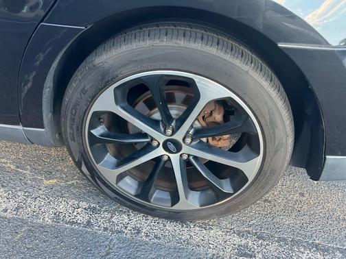 2015 Ford Taurus SEL