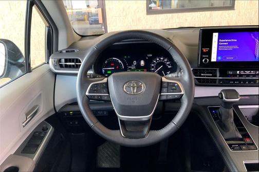 2025 Toyota Sienna XLE