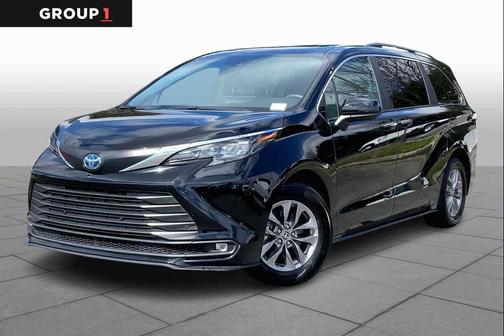 2025 Toyota Sienna XLE