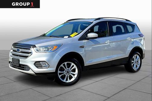 Ruby Red Metallic Tinted Clearcoat 2017 Ford Escape SE