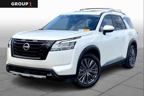 2023 Nissan Pathfinder SL 4WD