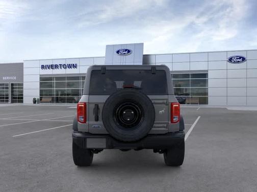 Carbonized Gray Metallic 2026 Ford Bronco Big Bend
