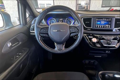Billet Silver Metallic Clearcoat 2019 Chrysler Pacifica Touring Plus