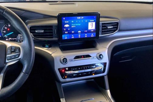 Carbonized Gray Metallic 2021 Ford Explorer XLT