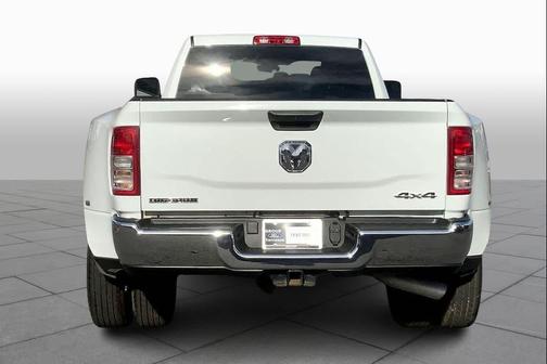 2024 RAM 3500 Big Horn Crew Cab 4x4 8' Box