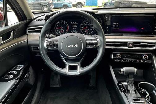 2022 Kia K5 EX