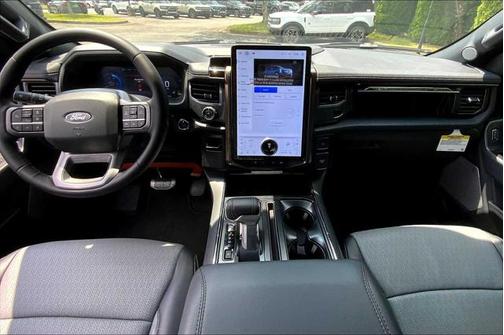 2025 Ford F-150 Lightning LARIAT