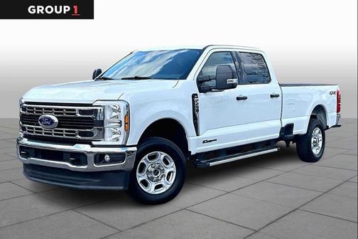 Oxford White 2025 Ford F-250 XLT