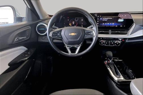 Summit White 2025 Chevrolet Trax LT