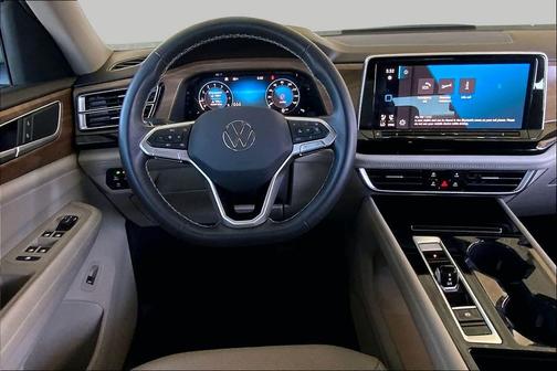 Pure White 2024 Volkswagen Atlas 2.0T SE w/Technology