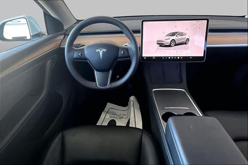 Pearl White Multi-Coat 2023 Tesla Model Y AWD