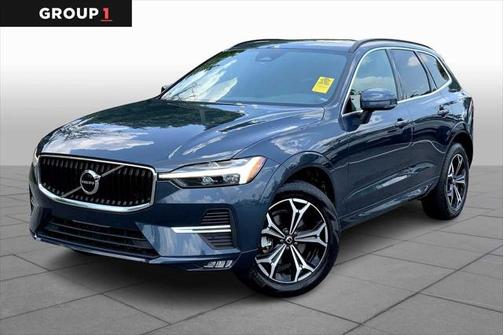 2022 Volvo XC60 B5 Momentum