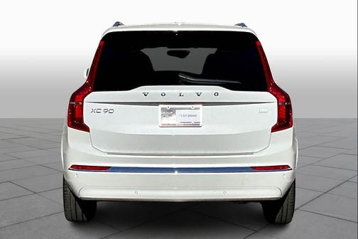 2024 Volvo XC90 Recharge Plug-In Hybrid T8 Ultimate Bright Theme 7-Seater